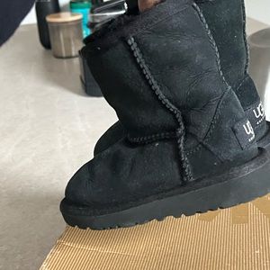 Toddler Ugg size 6